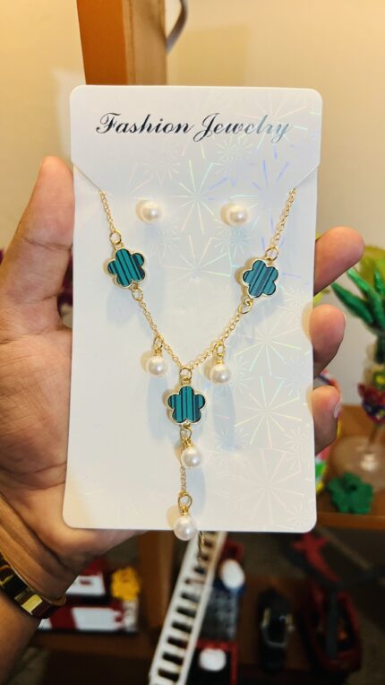 Blue Clover Pearl Necklace Set